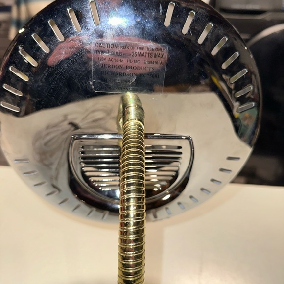 Magnifying Make-up Mirror Polished Chrome Plug in Light Up Like New Gold - Picture 4 of 6